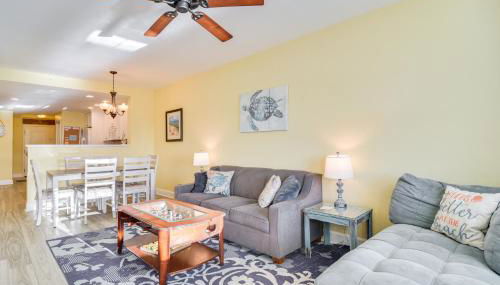 Waterfront Condo with Water Park, Walk to the Beach! - Foto 2