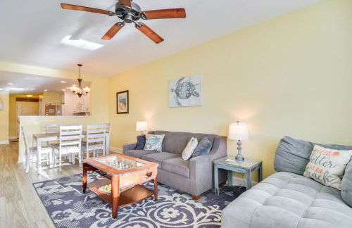 Waterfront Condo with Water Park, Walk to the Beach! - Foto 2