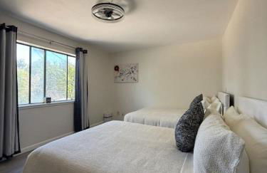 Newly Renovated Lakefront with Dock - Foto 16