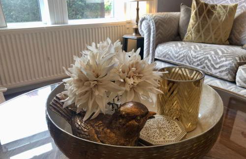 Stunning Period Townhouse with Garden, Walking Distance to Town - Photo 38