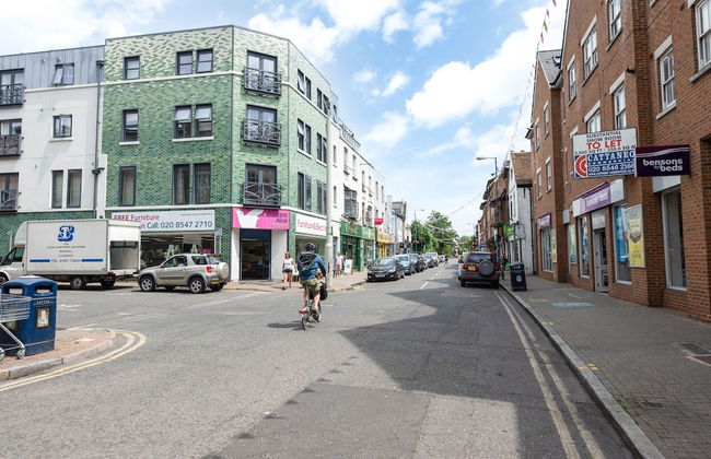 Modern Kingston Home Close to Hampton Court Palace by Underthedoormat - Foto 28