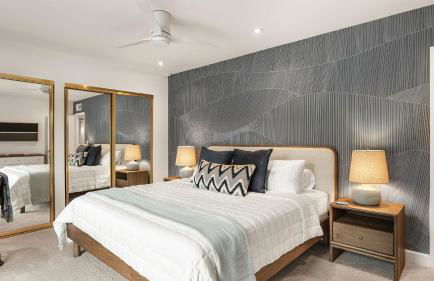 Design-forward Palm Springs home w saltwater pool lush yard multiple outdoor dining areas Casa Papagayo by AvantStay - Foto 24