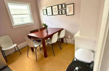 Oak Manor - Chic & Stylish 2BR Apartment Retreat - Photo 57