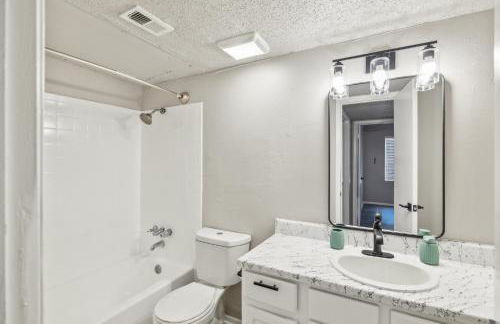 The Landry 178 Spacious and Cozy 2 Bedroom 1bth - Foto 31