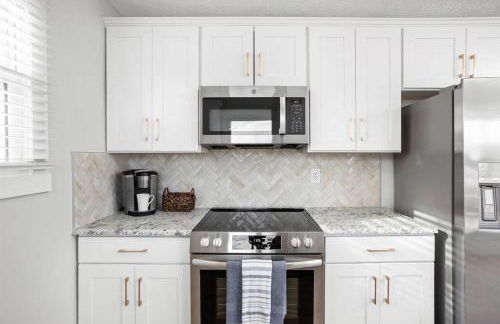 Newly Renovated Retreat 30mins to Downtown Indy - Photo 19