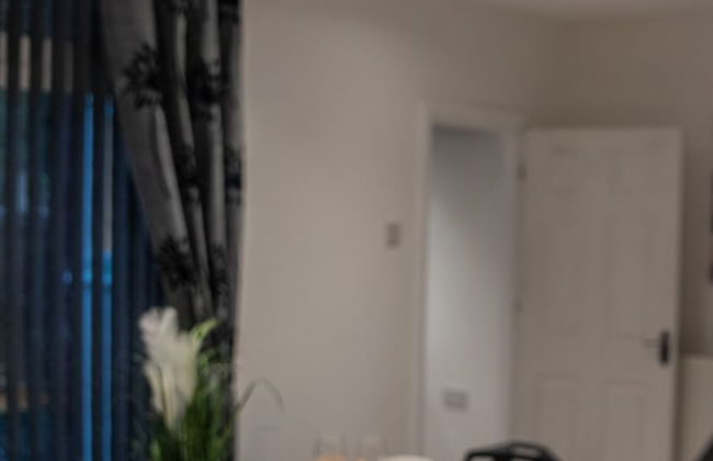 BV Comfy Spacious 3 Bedroom House At Tatton Street Manchester - Foto 35