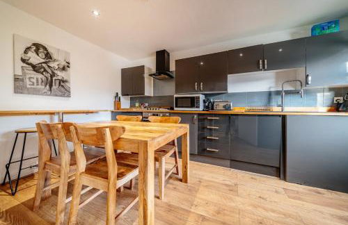 Bottom of Royal Mile 7 Beds Sleeps 12 3 Bthrooms - Photo 29