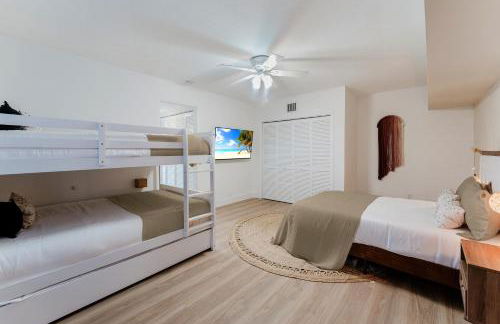 Waterfront Villa with Beach, Game Room, Cinema and Spa - Foto 14