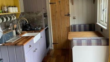 The Old Post Office - Luxurious Shepherds Hut 'Far From the Madding Crowd' based in rural Dorset. - Foto 3