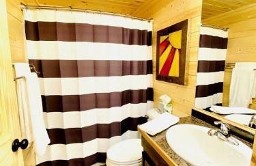 Group Lake Cabin with Ping Pong Table Loaded with Kayaks in Wisconsin - Foto 24