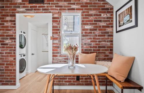 Luxe OB Home, Walk to Beach, Sauna, and Backyard - Photo 4