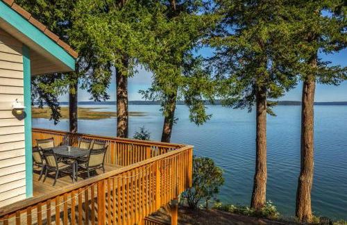 4BR waterfront home with beach access and views - Foto 11