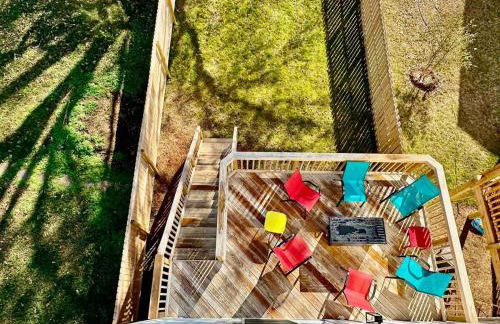 Birdsong Bungalow - Hot Tub, Game Room, Fire Pit - Foto 2