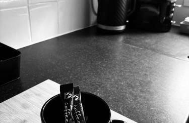 Garrick's Suite-Home away from Home- suitable for couples retreat, Contractors and NHS- free parking - Foto 4