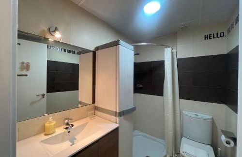 Studio 5 mins from El Palo Beach WiFi & AC - Photo 18