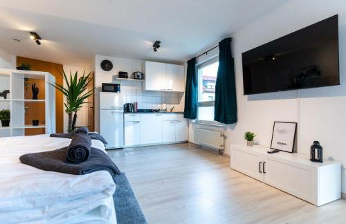 Mercedes I Stuttgart I Kitchen I Home Office I Parkplatz - Foto 4