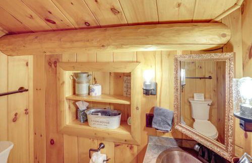 Elegant Hudson Valley Retreat with Hot Tub and Pond - Foto 24