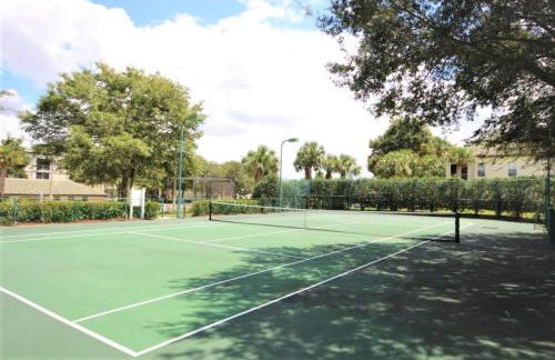 2BR2BA Getaway 7 Miles from Orlando Parks - Foto 25