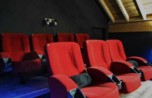 LE COCON l'unique expérience Cinéma room de la Grange Savoyarde 1km du Lac d'Annecy - Foto 17