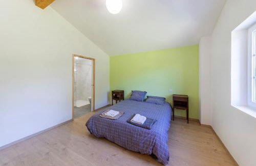 La maison dans la nature - Cadre exceptionnel au bord de cours deau - Foto 4