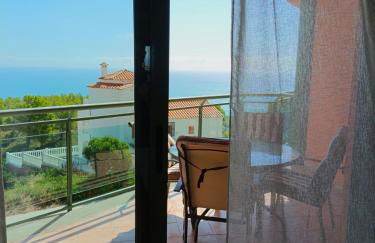 IRTA Sea & Mountain View Terrace - Photo 12