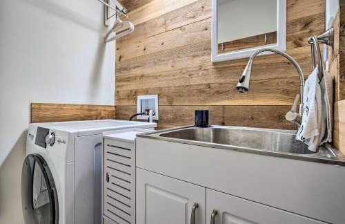 Balcony and Pool Access! Couples Escape in Lake Lure - Foto 15