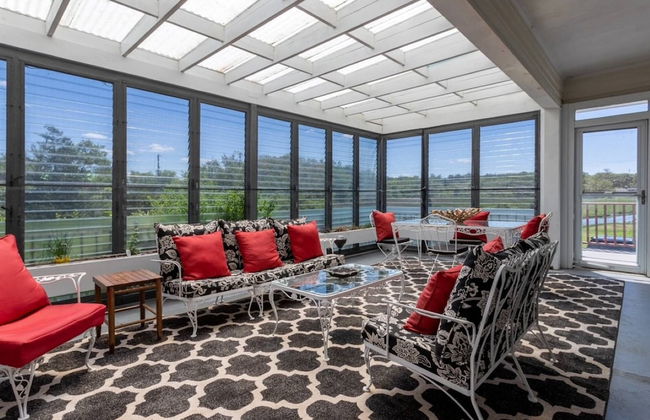 Miramar Escape - Photo 2