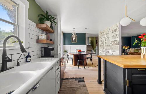 San Marcos 5BR Retreat with Pool Near TXST - Foto 7