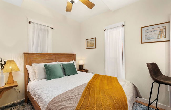 Lavish Retreat in Old Town - Walk Everywhere! - Foto 2