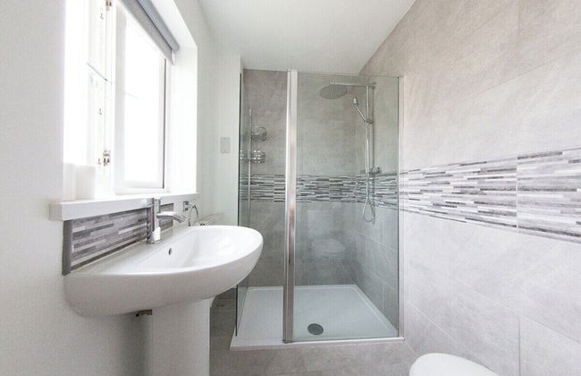 5 Bed Detached House - Sleeps 14 - Photo 39