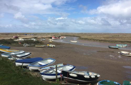 Chez Marguerite Shepherd's Hut with Private Sauna, Outside Bath - Photo 29