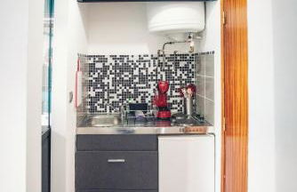 Studio cosy les pieds dans l'eau, climatisé, Parking privé, Vue montagne - Foto 9