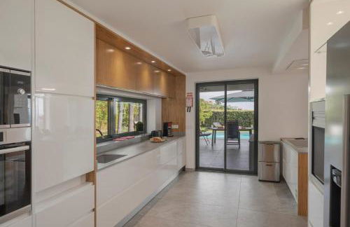 Pool, sun and sea View - Villa das Quebradas - Foto 80