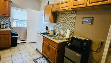 Suites on East Side near Whole Foods, Brown University, Miriam Hospital, MBTA, Downtown, - Foto 4