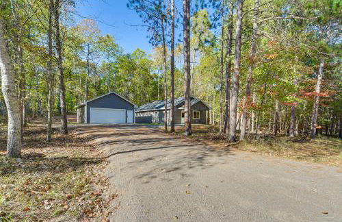 Lake Days, Links and Trails! Danbury Cottage - Foto 17