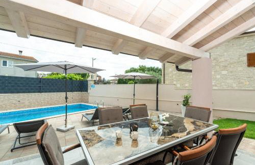 Villa Ajlin with Private Pool - Foto 39