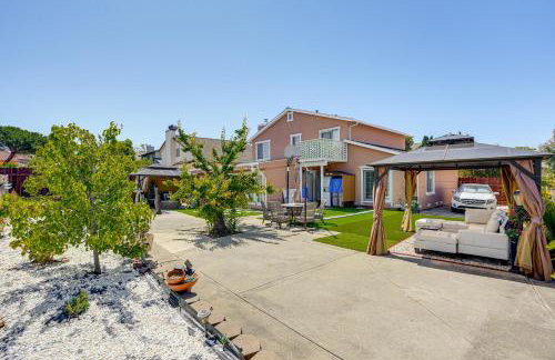 Bay and Hill Views Modern Hercules Home - Foto 31