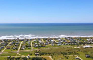 Beachside Tiki Hut - Photo 15