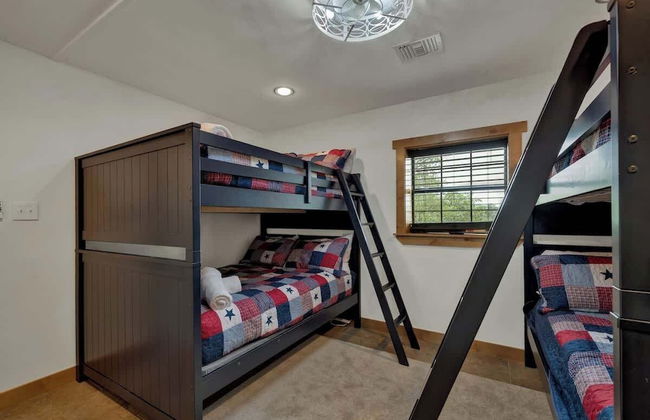 Oakridge Ranch: Pool + Hot-tub, Pickleball Court, Whiskey & Wine Room - Foto 8