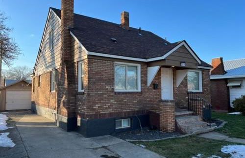 Charming Brick Home with bonus space & foosball - Foto 35