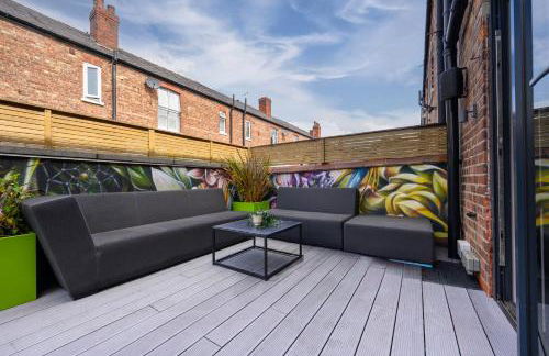 West Didsbury Retreat l Cinema l Sleeps 8 - Photo 36