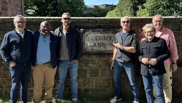 Tour privato di Liverpool con Beatles Anfield Stadium e City - Foto 4
