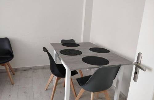 F2 lumineux 8 min à pieds de la plage - Foto 16