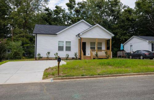 4 Min to Downtown - 10 Min to Elon - Washer and Dryer - Foto 53