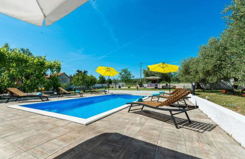 Holiday House Marina with pool - Foto 27