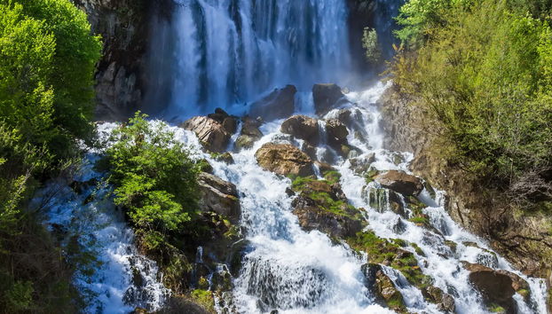 Excursión a la cascada Sotira y el lago Dardha