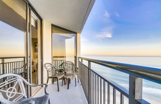 Ocean Front Condos at Patricia Grand - Foto 47