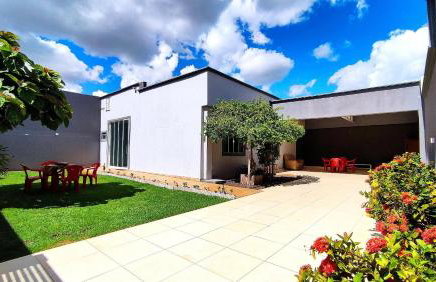 Linda Casa Bairro tranquilo prox Cataratas - Foto 1