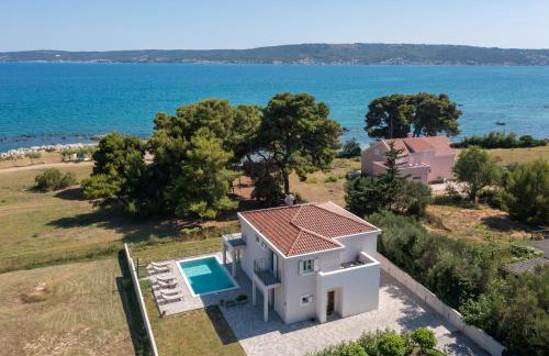 Beachfront villa Pensa private pool, 3-bedroom - Foto 1