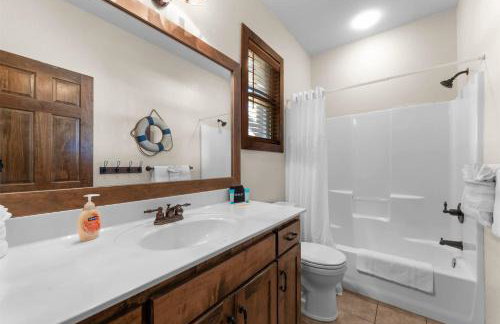 Hickory Hideaway with Communal Pool Access - Photo 51